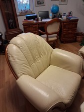 Dreisitzer Sofa, Zweisitzer Sofa und Sessel, Leder, beige, mit Nussbaumholz