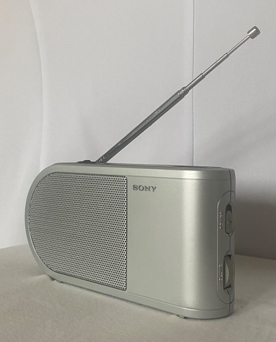 Altes kleines radio sony - kleines,