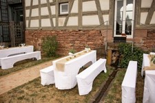 SET: Weiße, bodenlange BierTISCH- & BANK-Hussen (5x verfügbar)