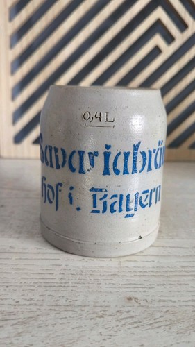 Sehr alter brauerei bierkrug - sehr,