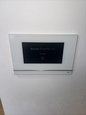 ABB Smart Touch 7 Display KNX Home Control Panel Wandmontage mit Unterputzdose