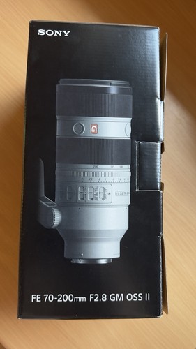 Sony 200mm 8 gm - f2.8, oss