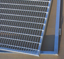 Gitterrost mit Rahmen, Zarge