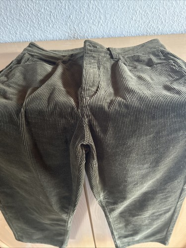 Moosgrüne damencordhose von - moosgrüne,