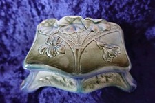 antike Porzellan Dose Büchse Schmuckschatulle Jugendstil Art Nouveau Lilien alt