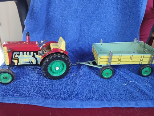Alter traktor mit - (14, l)