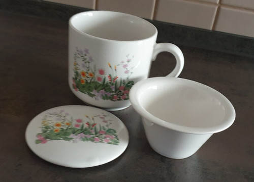 Teetasse mit sieb und - und, deckel