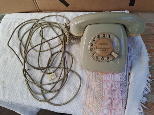 Vintage wählscheibentelefon - vintage,