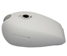 Benzintank grundiert für