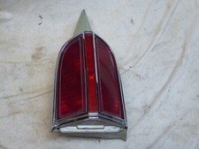 Oldsmobile Custom Cruiser clamshell RH taillight assy Rücklicht rechts 1975