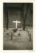 Orig. Foto Grab Luftwaffe Pilot in CALAIS Frankreich 1940