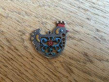 Zinn Bild, Zinnanhänger, Wandbild Bunt bemalt, Henne Vogel, Neuwertig, circa 5cm