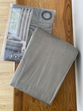 2 elegante Samtvorhänge Grau Beige 140x260cm Ösenvorhang SAMT VORHANG Ösenschal