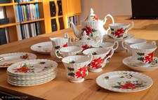 Royal Albert Poinsettia Porzellan Teeservice – festliches Weihnachtsmuster