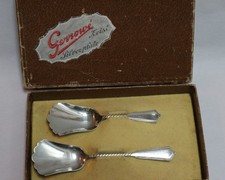 2 alte Zuckerlöffel in original-Box, kleine Löffel, Alpacca versilbert, Zeist