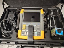 Fluke 190-204 Portable Digital