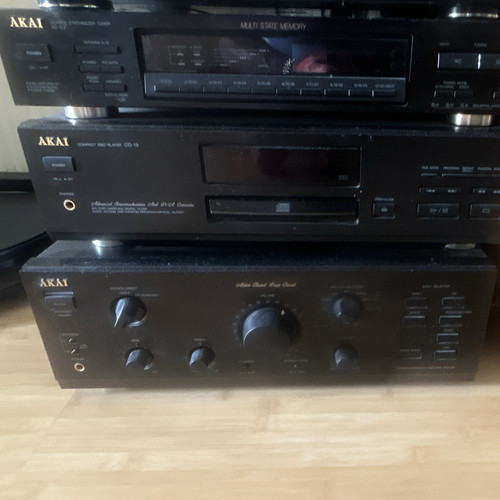 Akai elac debut reference - akai,
