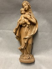 Schöne kleine Madonna Mutter
