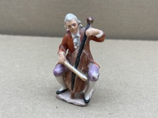 Alte Porzellan Figur 8 cm.  1