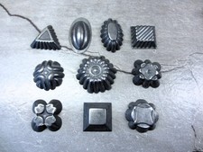 10 Schokoladenförmchen aus dunklem Metall - Pralinenformen - Bärentatzen