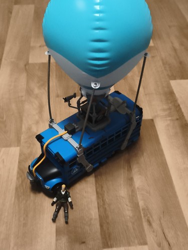 Fortnite battle bus deluxe - fortnite,