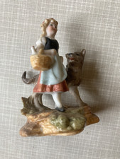 Märchenfigur Rotkäppchen mit