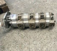 Hydraulikpumpe VICKERS GPC4/63/63/40/40/CF7F1/31L GE618  Vierfachpumpe  LIEBHERR