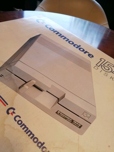 Commodore 64 konsole - 64,