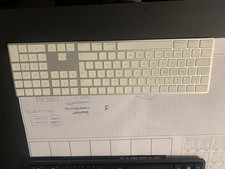 Apple Magic Keyboard Bluetooth