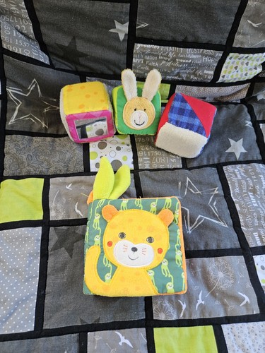 Stoff knisterbuch würfel - /,