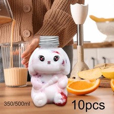 10 leere Saftflaschen in