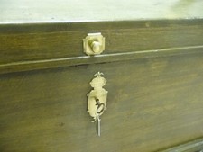 5001. Alte Barock Truhe