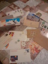 Biete einen Karton mit Briefe und Karten alle Welt an.