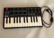 Akai MPK Mini MK2 MIDI Keyboard und Drumpad