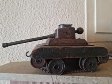 Antikes Holzspielzeug Panzer. Mit Metallkette und Metall Montierung