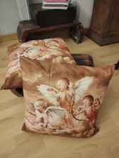 2 Kissen mit Füllung