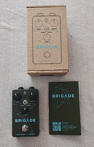 Uafx brigade chorus pedal - brigade, pedal-a