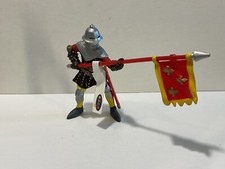 Ritter Papo 39367 Figur ca. 8 cm: Ritter rot mit Fahne Lanze