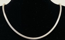 925/- Sterlingsilber Kette, Schlangenkette, 45 cm lang, 3 mm breit.