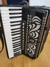 Weltmeister Caprice | Akkordeon | 120 Bässe | 11 Register | Inklusive Koffer