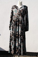 0500,Kleid,Lascana,Gr.36,Stufen,V-Ausschnitt,Langarm,Midi,Viskose,Schwarz/bunt,