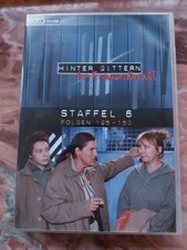 Hinter Gittern der Frauenknast