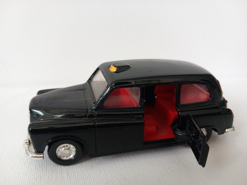 Juniors london taxi austin - london, (austin