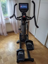 Neuwertiger Bowflex Max Trainer M9 mit 10-Zoll-HD-Touchscreen