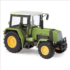 Busch 50407 Traktor Fortschritt ZT 323-A (1984) ohne Winterblech 1:87/H0 NEU/OVP