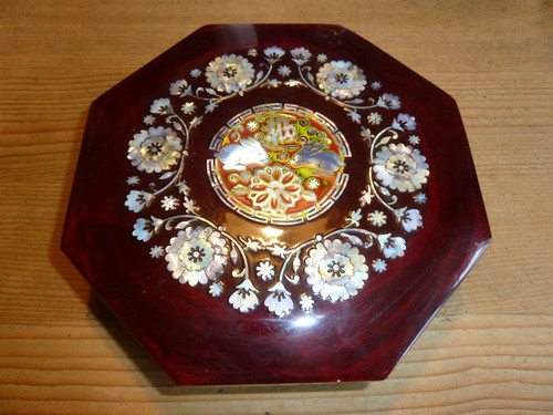 Chinesische lackdose mit - lackdose,