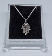 Modische Halskette mit