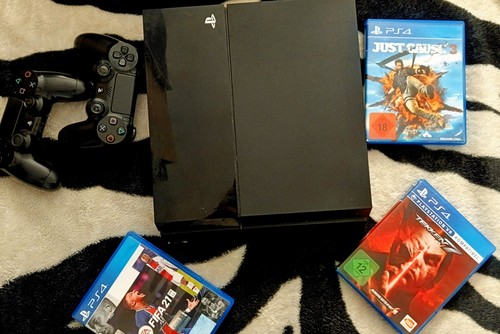 Gaming bundle ps4 with - bundle,ps4, two