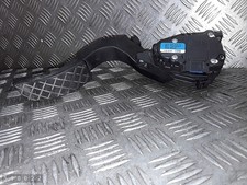 2005 AUDI A4 B7 GASPEDAL