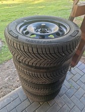 1 Satz (4 Räder) Ganzjahresräder/Allwetterräder auf Stahlfelge schwarz.